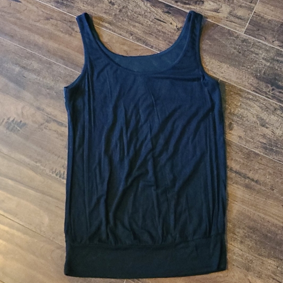 Studio Y black Jersey fabric tank topped with w/silver sequins - Picture 3 of 4